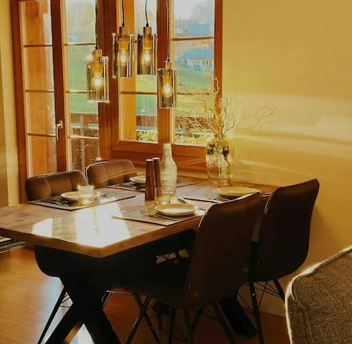 Swiss Alpine Haven Апартаменты *